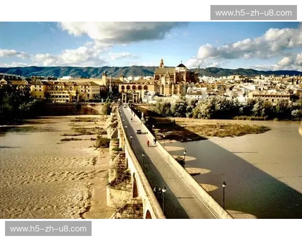 科尔多瓦的红蓝荣耀：一场关于信仰与传承的足球史诗